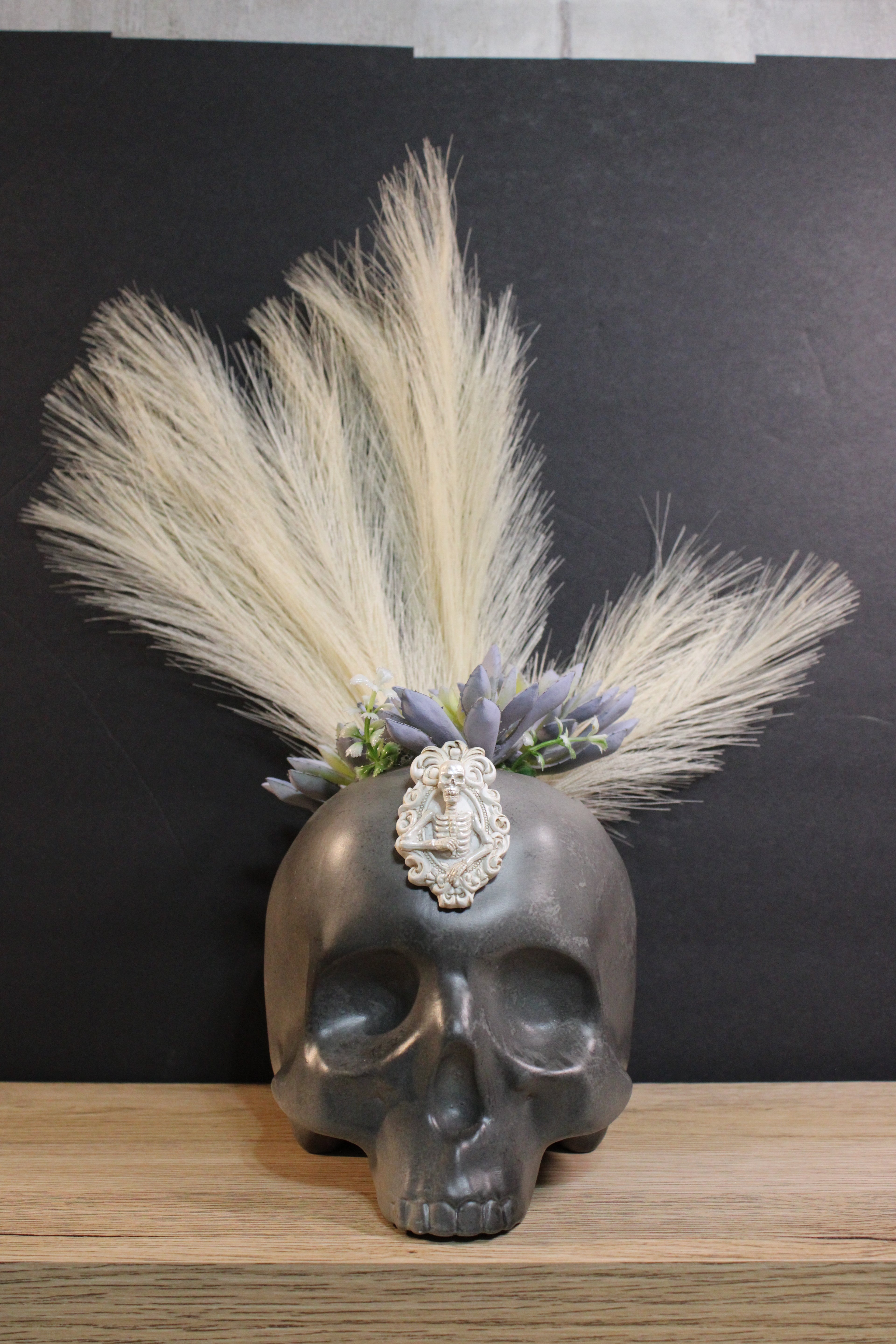 Grey (Smoke) Succulent Skull with Pampas