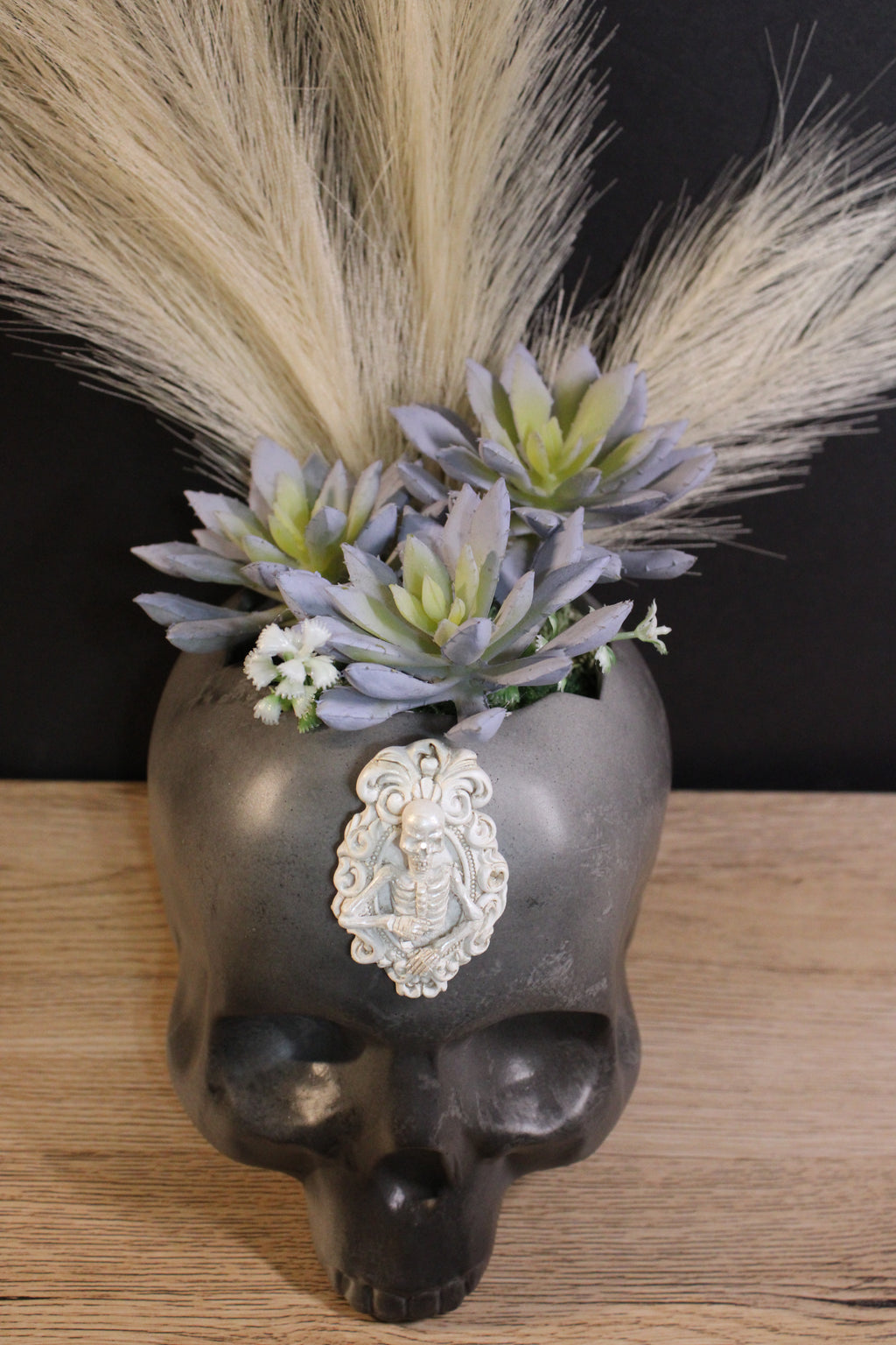 Grey (Smoke) Succulent Skull with Pampas
